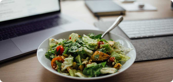 Ernährung: Zu diesen Snacks solltest du im Büro greifen